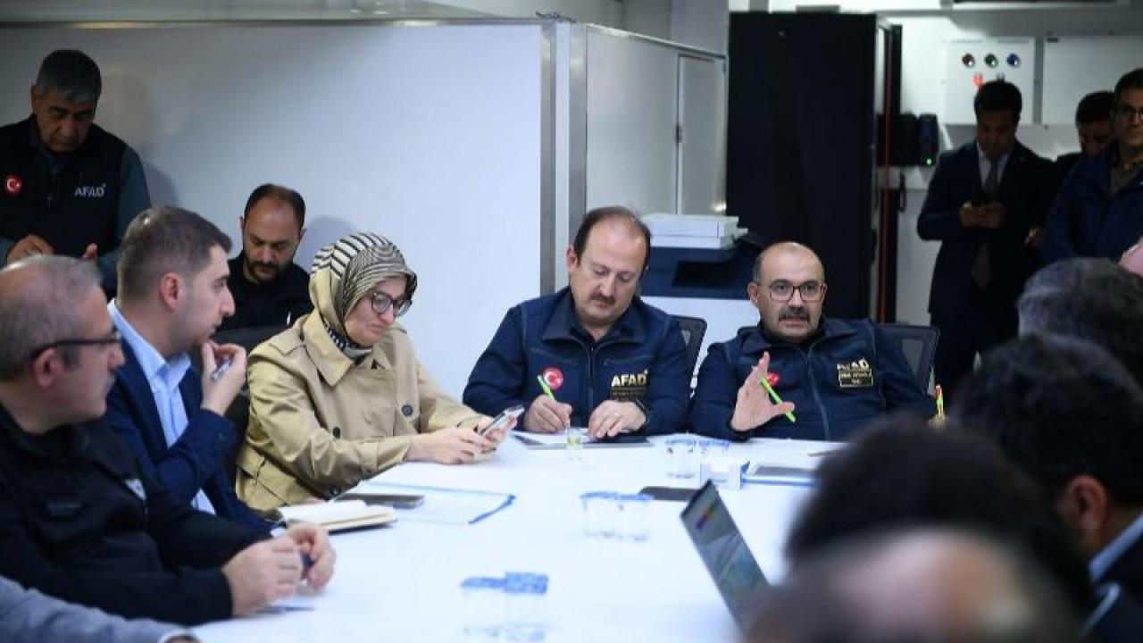 Sındırgı&#039;da Devlet çalışıyor, yaralar sarılıyor..