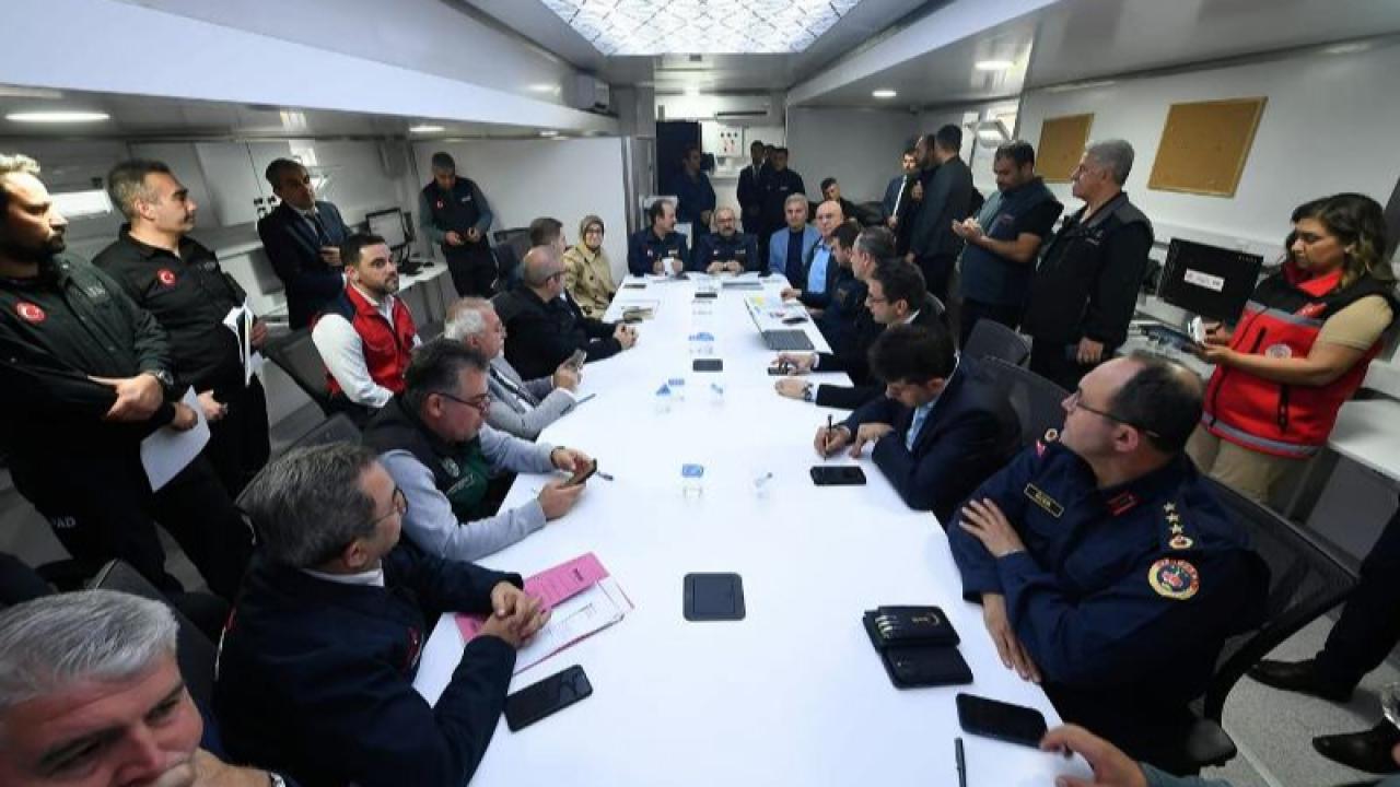 Sındırgı'da Devlet çalışıyor, yaralar sarılıyor..