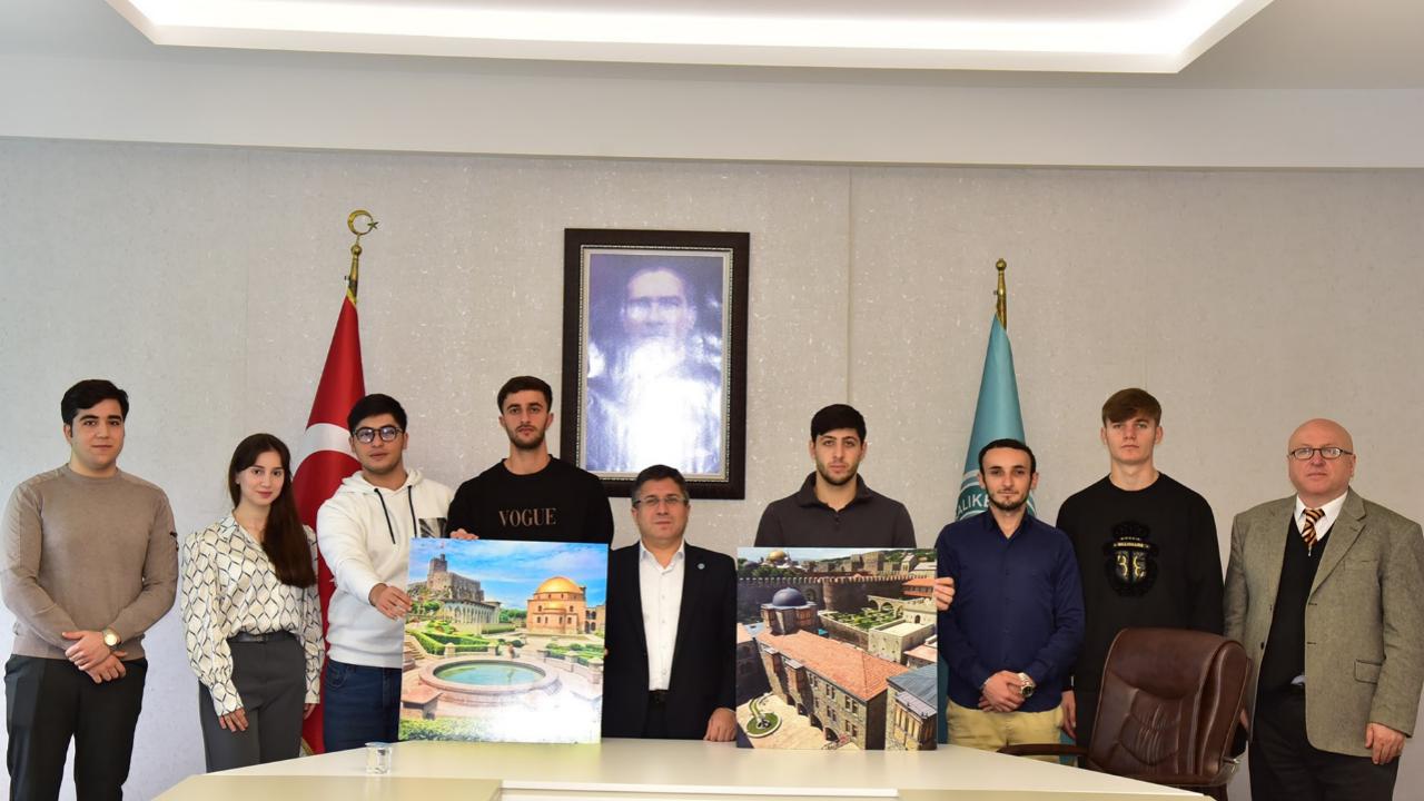 Ahıska Türkü Öğrencilerden Rektör Oğurlu’ya anlamlı ziyaret