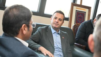 Akın, Sındırgı’da adım atmadık yer bırakmadı