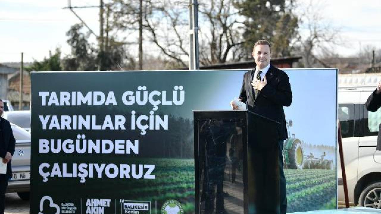 Akın'dan Manyas'a çifte hizmet