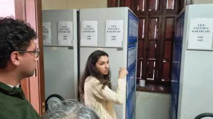 Ayvalık Alan Başkanlığı, İzmir Büyükşehir Belediyesi Ahmet Piriştina Kent Arşivi ve Müzesi’ni (APİKAM) ziyaret etti.