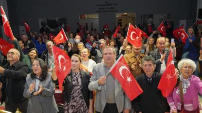 Ayvalık’ta Türkülerle Kurtuluş Destanı Yeniden Yaşatıldı