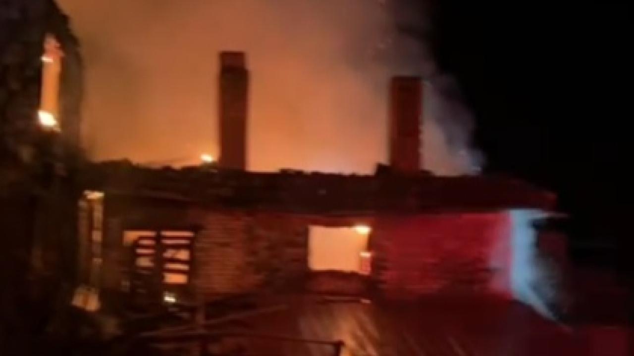 Balıkesir’de gece yarısı korkunç yangın. 72 Yaşındaki adam hayatını kaybetti