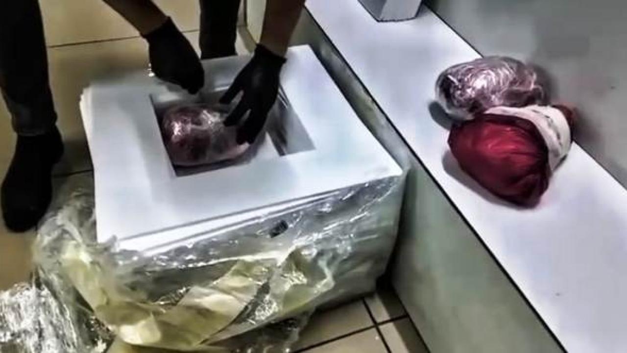 Balıkesir&#039;de inşaat işçisi yolcudan 3 kilo metamfetamin çıktı