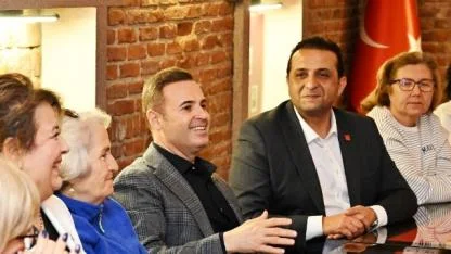 Başkan Akın, Edremit'te Coşku ile Karşılandı