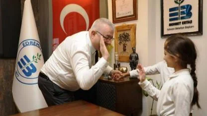 “Başkan Ertaş, Miniklerin Kan Bağışı Davetini Kabul Etti”