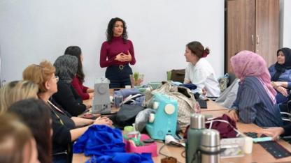 Burhaniye Belediyesi’nden Kadınlara Özel Program Düzenlendi