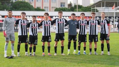 Burhaniye Belediyespor geleceği sağlama aldı