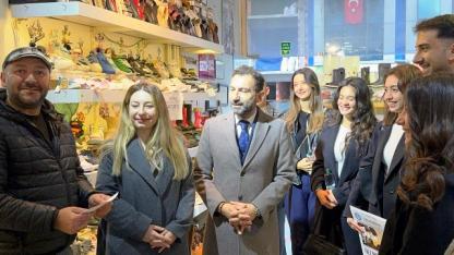 Burhaniye Uygulamalı Bilimler Fakültesi'nden Esnafa Geleneksel Siftah Desteği