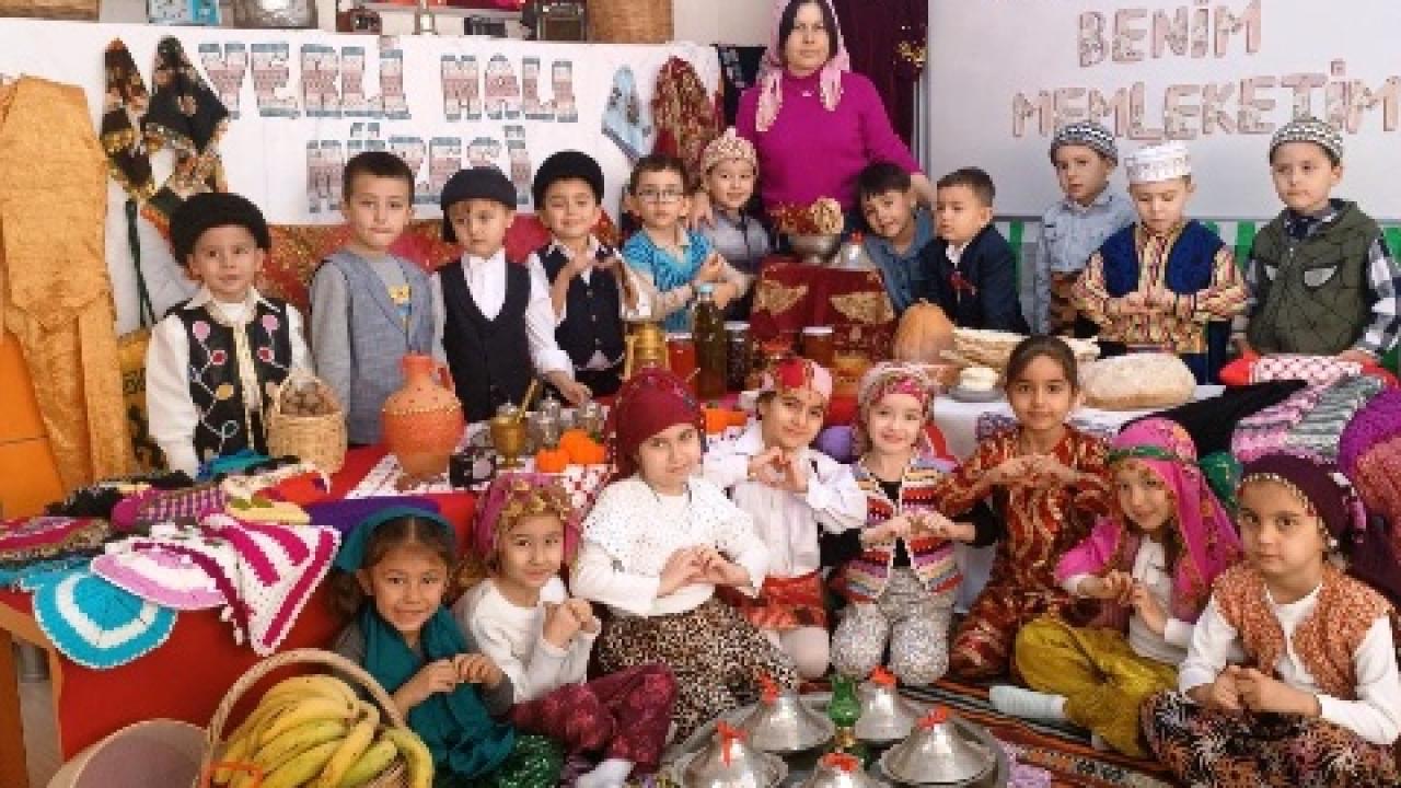 Burhaniye'de Tutum, Yatırım ve Türk Malları Haftası Okullarda Coşkuyla Kutlandı