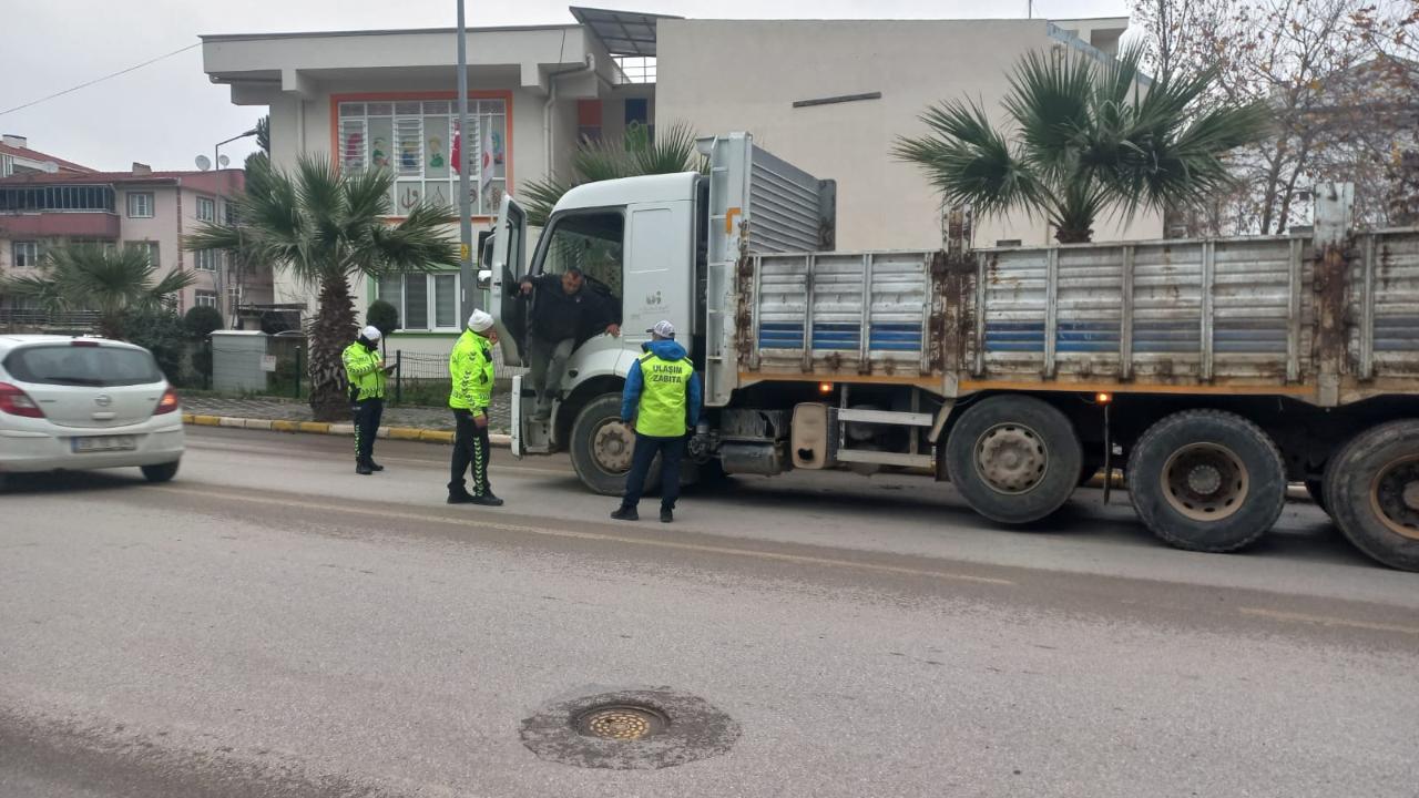 Büyükşehir ağır tonajlı araç denetimlerini sürdürüyor