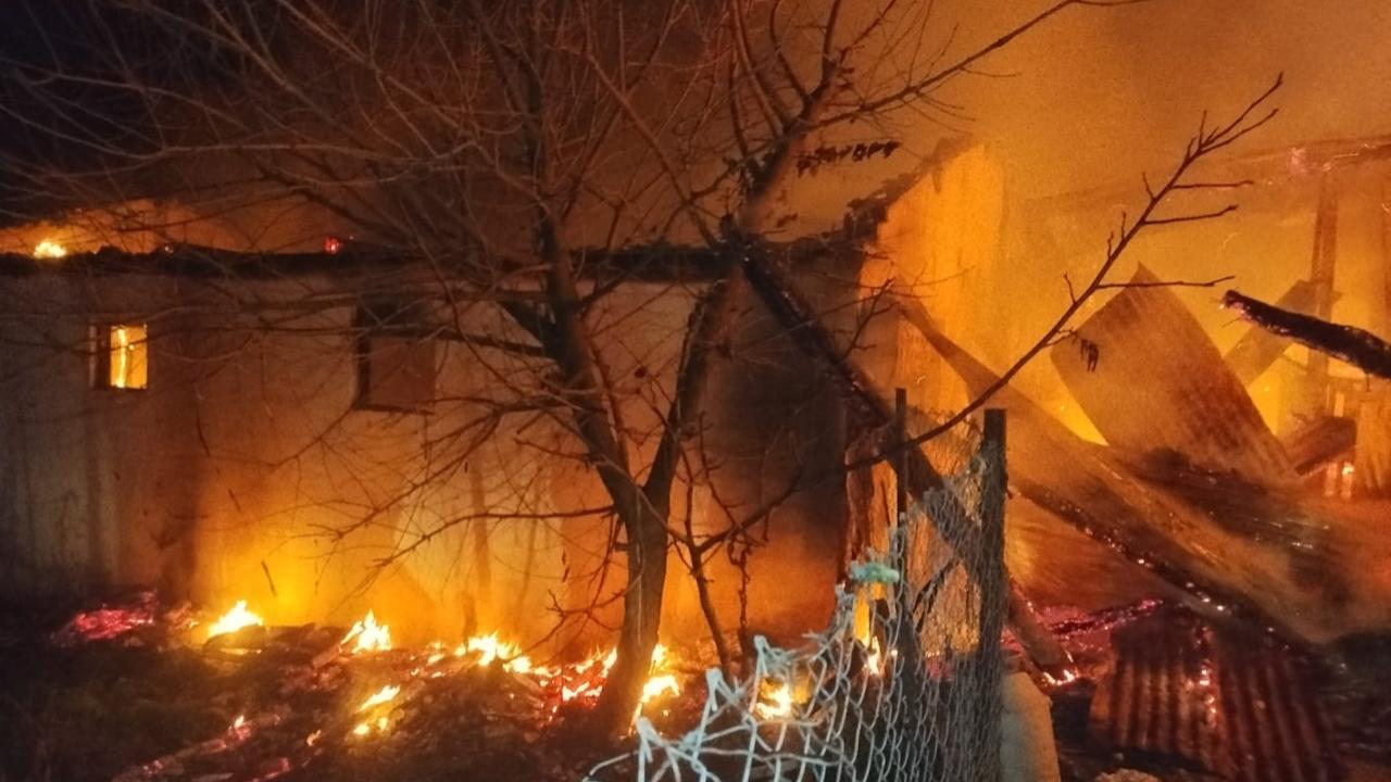 Dursunbey'de dam yangını