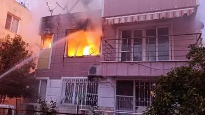 Edremit’te alevler daireyi sardı