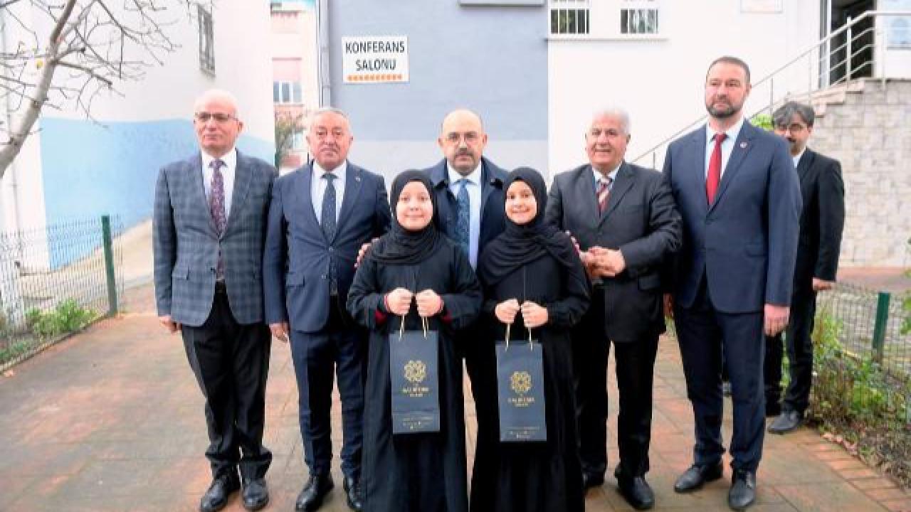 Geleceğin Hafızlarına Anlamlı Ziyaret: Vali Ustaoğlu Gazi İmam Hatip&#039;te