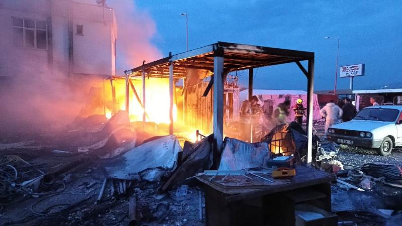 Havran’da korkunç yangında alevler konteynerleri sardı