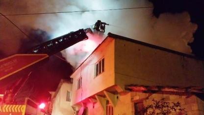 İvrindi’de çatı yangını