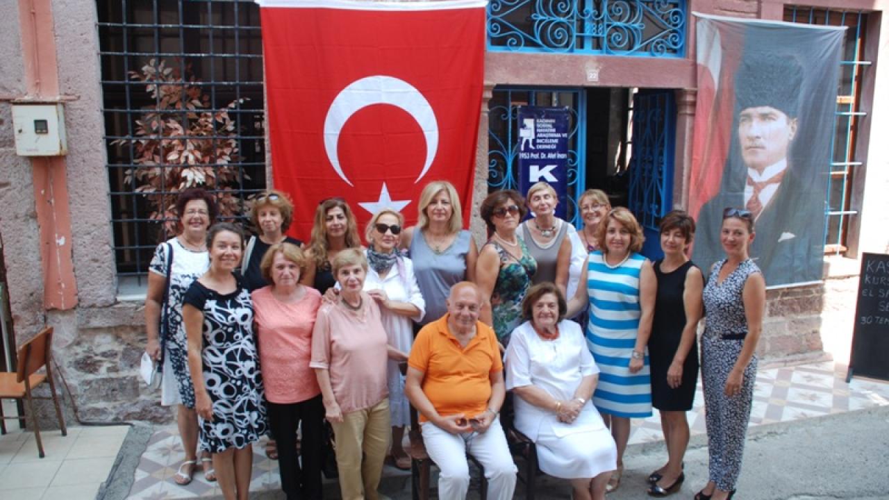 Kasım’da mor renk coşkusu ve kadınlarımız: Kasaid Derneği