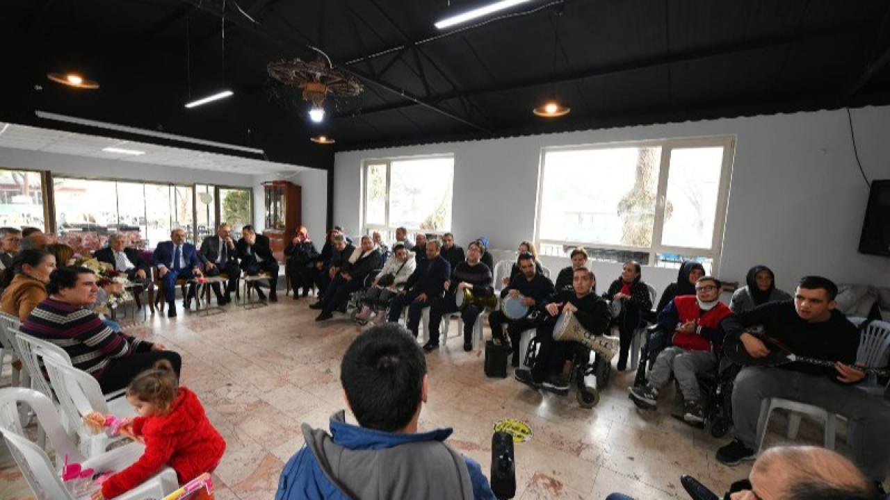 Vali Ustaoğlu'nu sazlı sözlü türkülerle karşıladılar