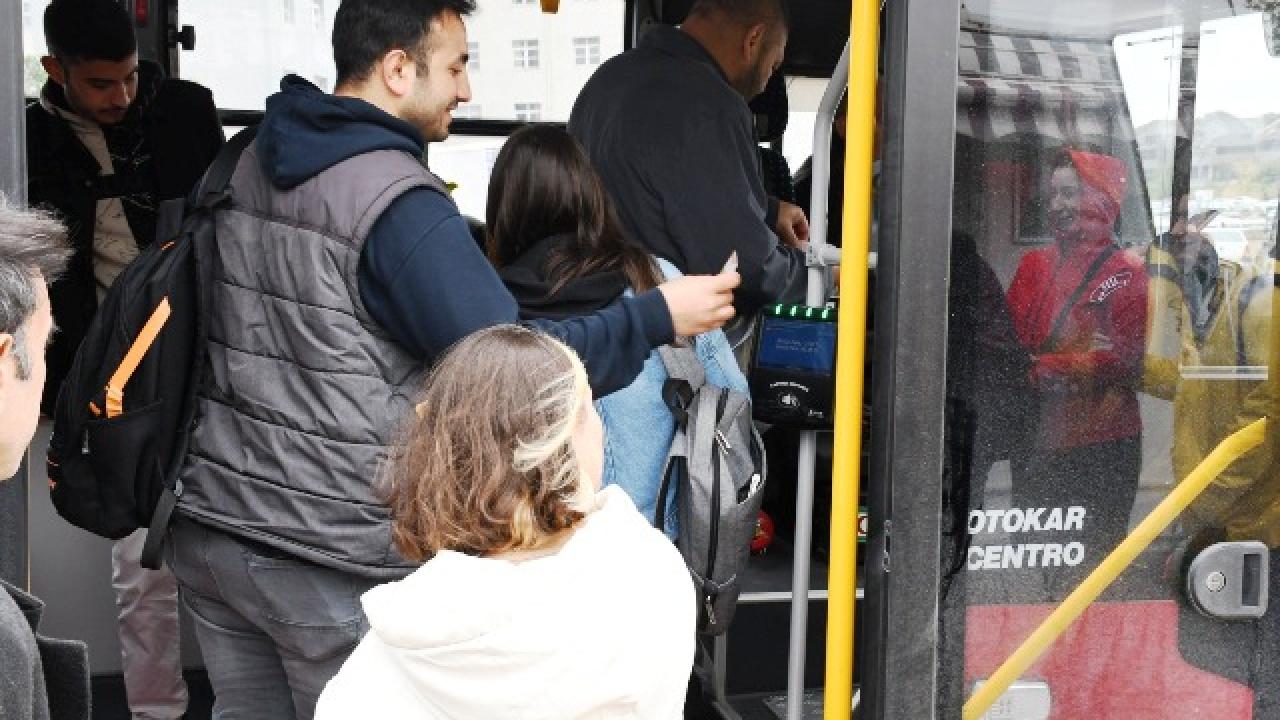 Ahmet Akın üniversite öğrencileri için ulaşım standartlarını artırdı