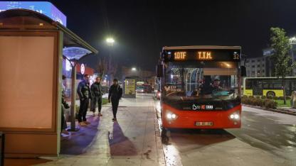 Ahmet Akın üniversite öğrencileri için ulaşım standartlarını artırdı