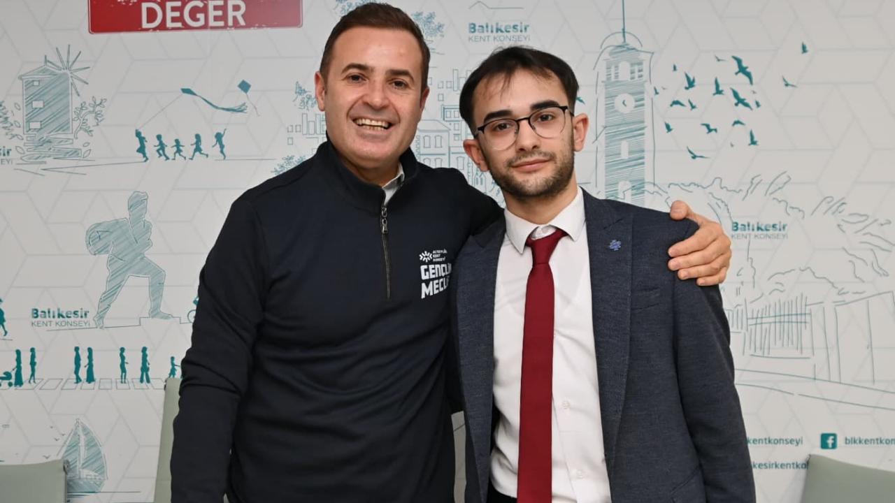 Akın, Balıkesir için gençlerle el ele