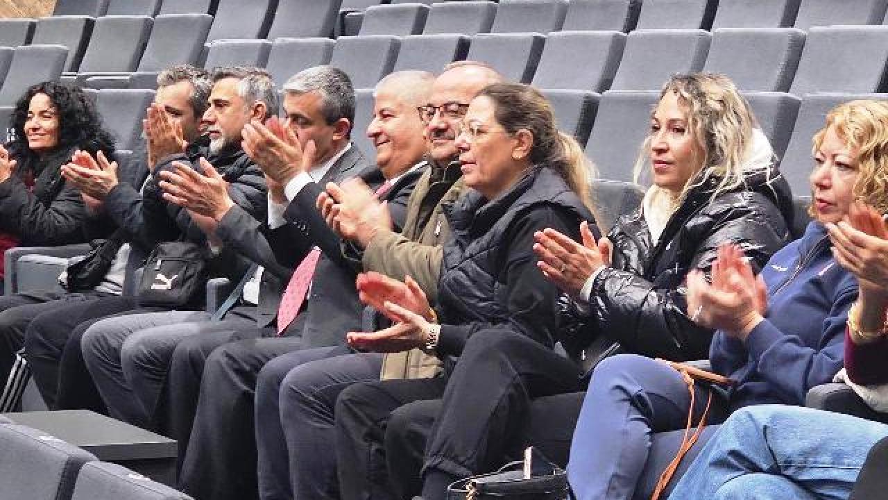 Balıkesir Maarif Orkestrası ve Halk Dansları Ekibi Şubat Ayı Gösterisi İçin Hazırlıklarını Sürdürüyor