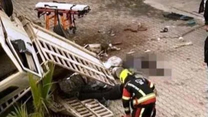 Balıkesir’de Korkunç Kamyonet Kazası: 2 Ölü, 1 Yaralı