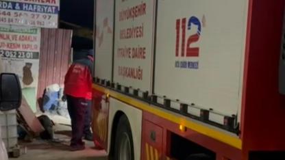 Balıkesir'de kuyuda sıkışan yavru kedi 2 saatte kurtarıldı