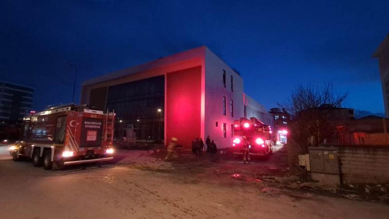 Balıkesir'de yüzme havuzunda yangın çıktı