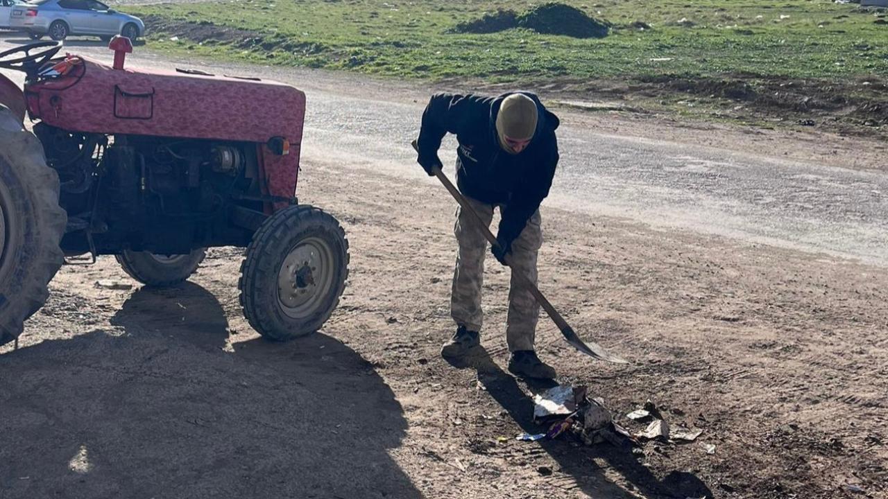 Burhaniye Belediyesi Temizlik İşleri ekipleri 7/24 sahada