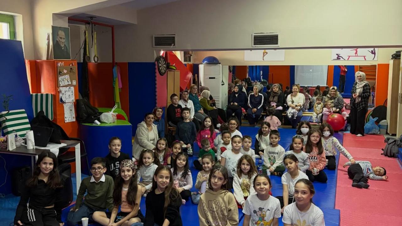 Burhaniye de anne ve çocukları sporda buluştu