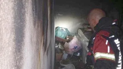 Burhaniye'de depo yangını