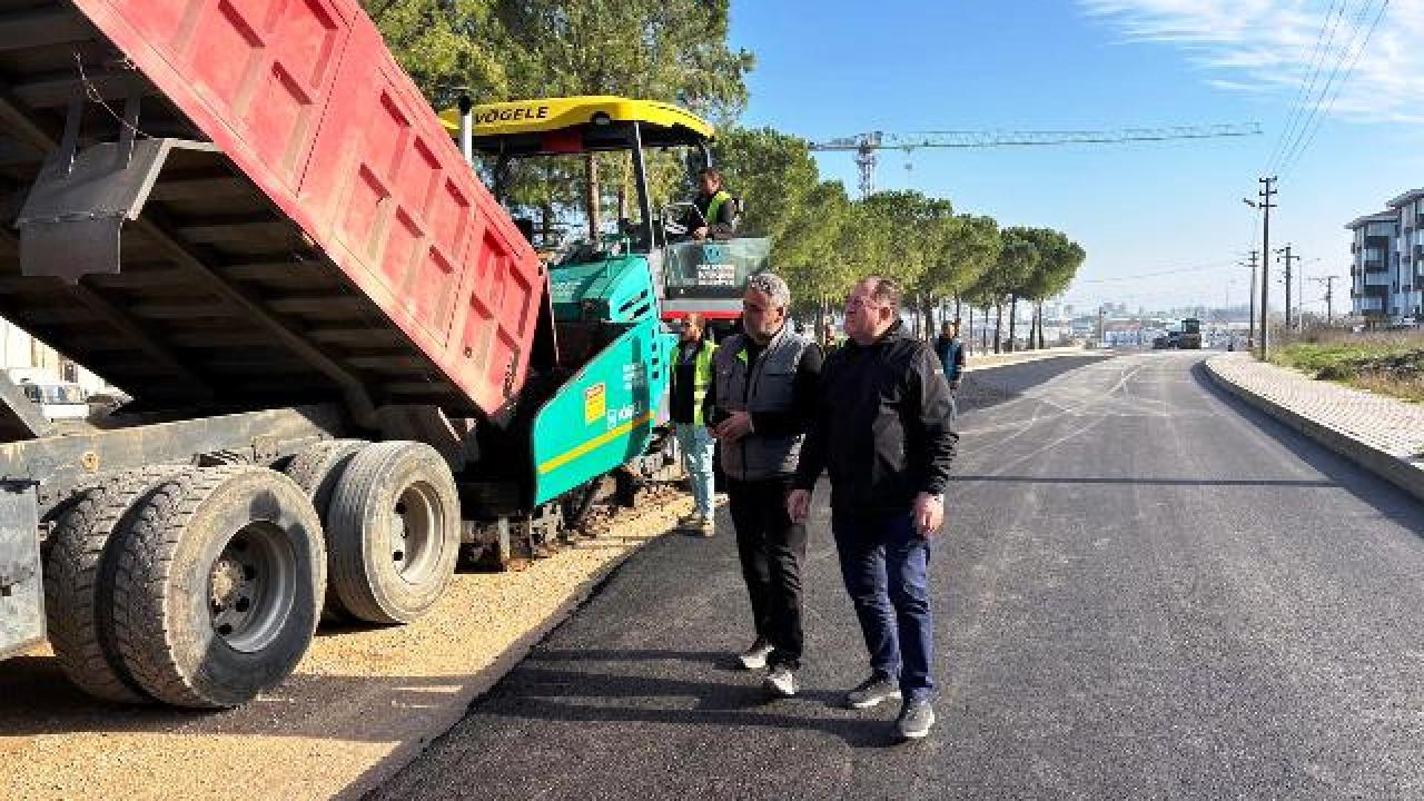 Büyükşehir Belediyesi Gönen’de son 1 ayda 3 kilometre yolu asfaltla kapladı