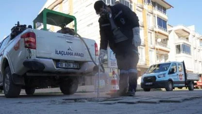 Büyükşehir haşerelere karşı kışlak mücadelesini sürdürüyor