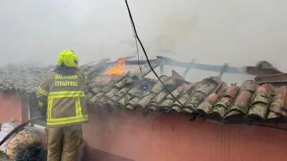 Gönen’de ev yangını: Aile son anda kurtarıldı