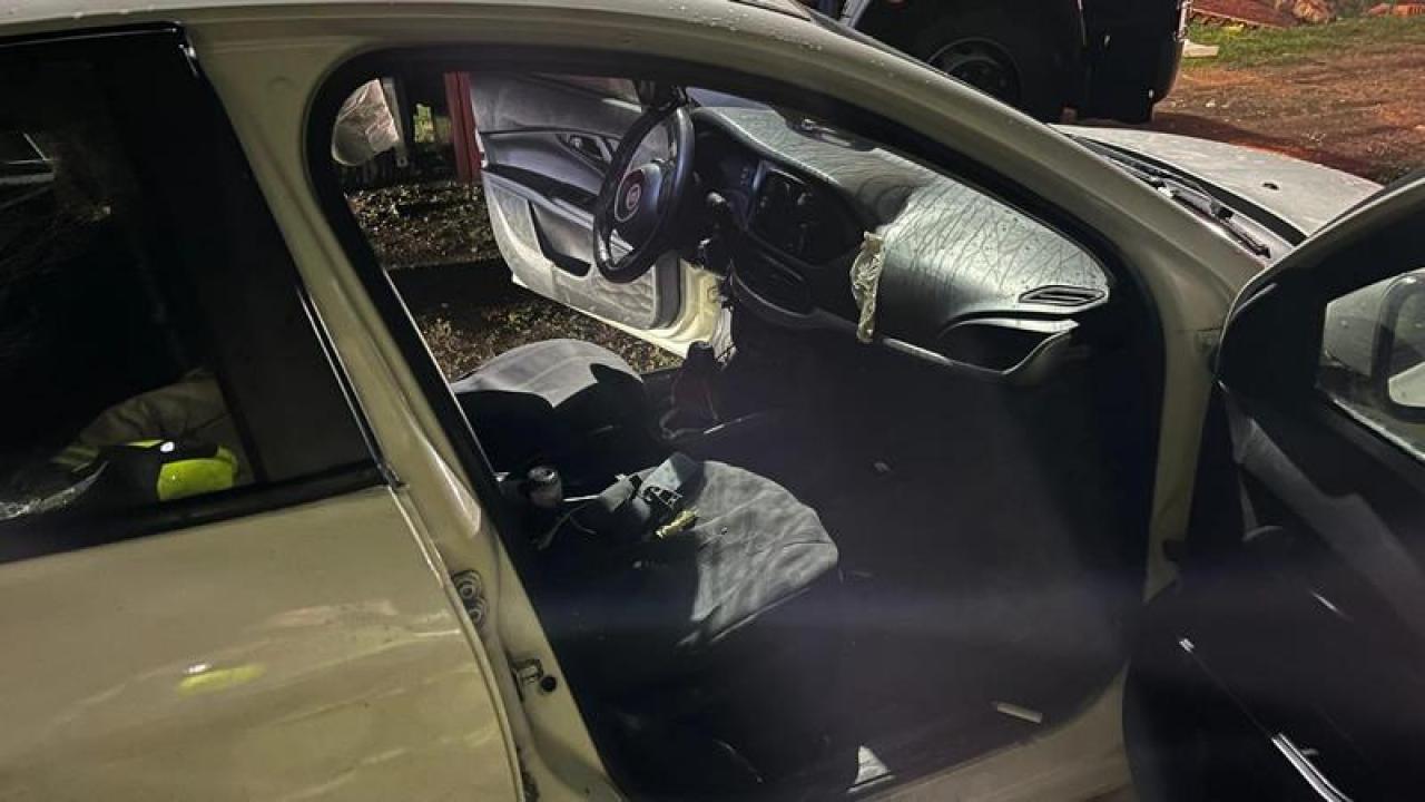 Gönen’de Park Halindeki Araçta Patlama: 2 Kişi Yaralandı