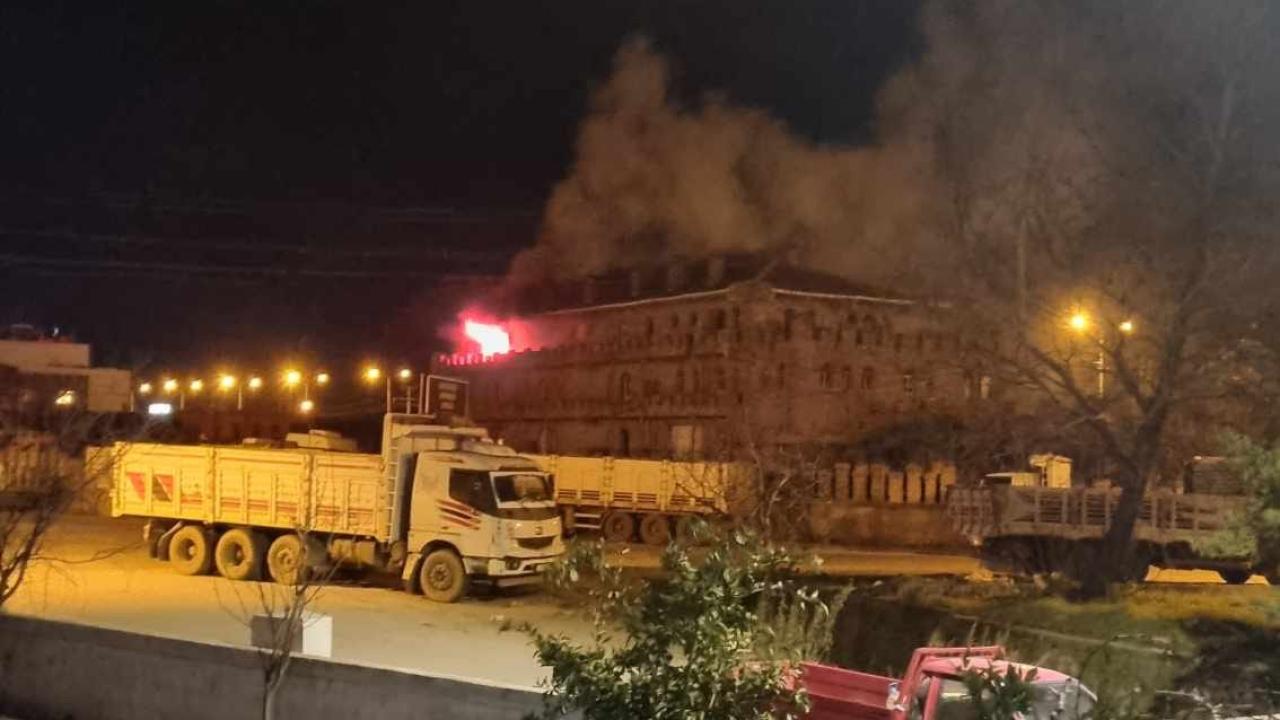 Havran’da zeytinyağı fabrikasında yangın paniği