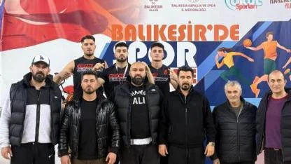 İlçe Müdürü Güzsoy’dan boks şampiyonlarına tebrik ziyareti