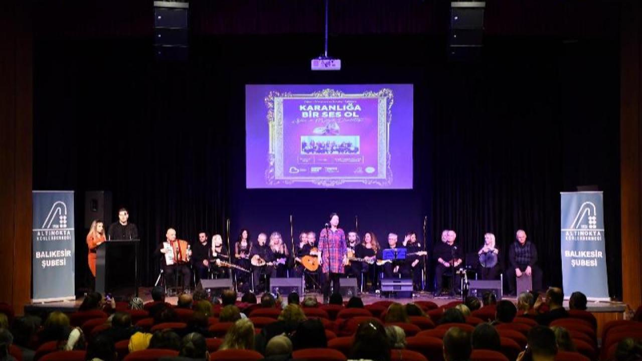 Karanlığa ses oldular