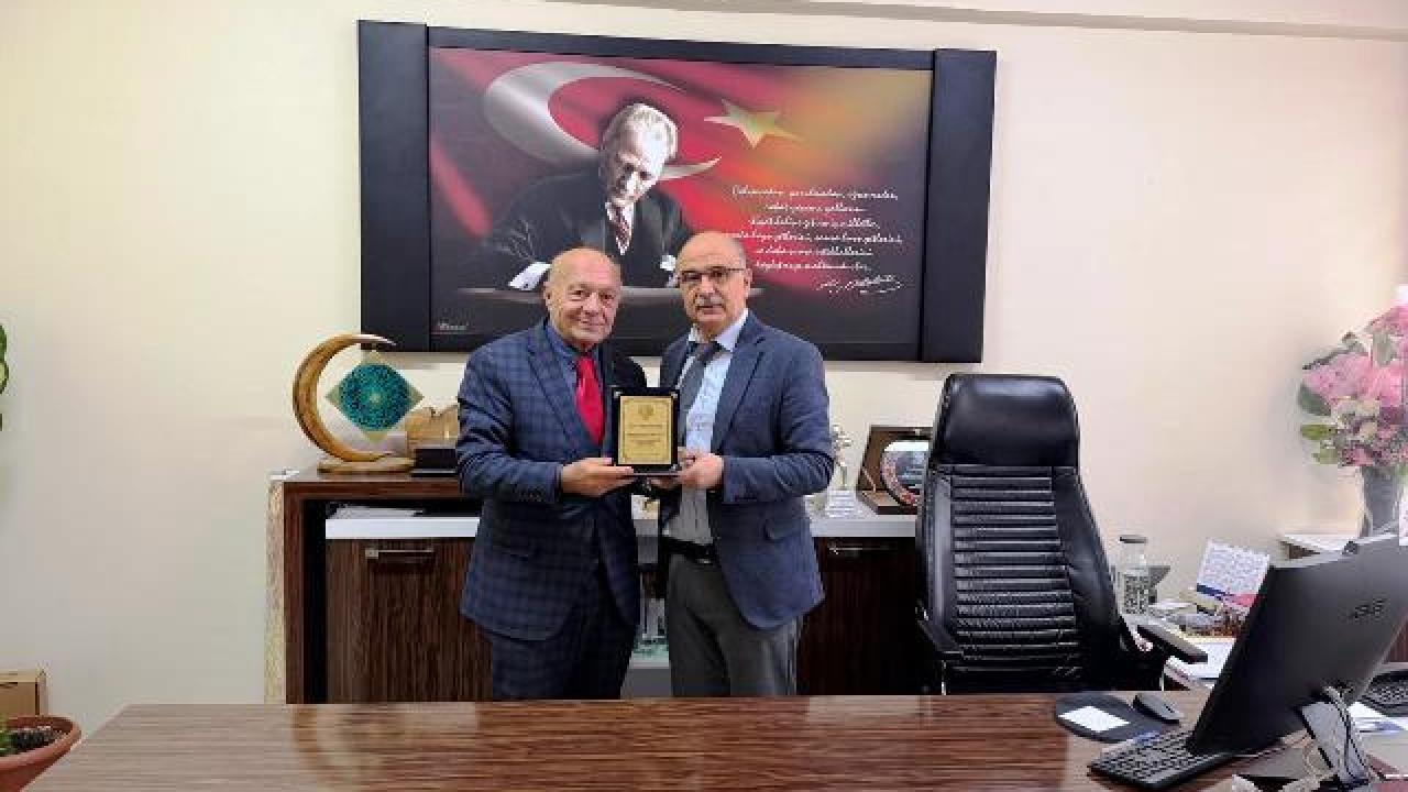 Kardelen’den Aydemir’e Teşekkür Plaketi