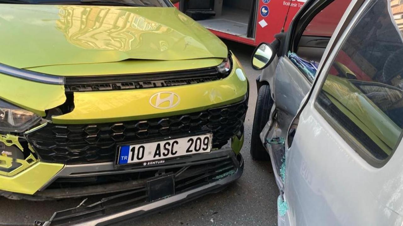 Karesi’de iki araç çarpıştı: 1 kişi ağır yaralandı