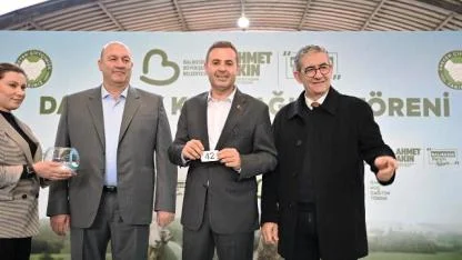 Bigadiçli üreticinin yüzünü Başkan Akın güldürdü