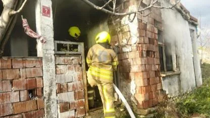 Savaştepe’de 2 katlı evde yangın