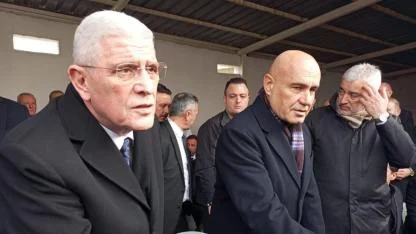 Siyasette acı gün: Turhan Çömez’in annesi hüzünle toprağa verlldi