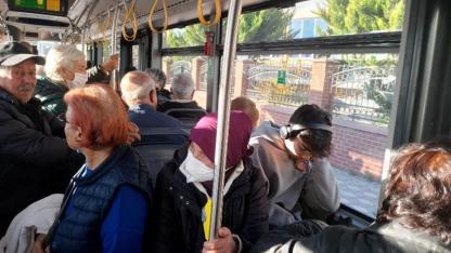 Toplu Taşıma araçlarında büyüklere  saygısızlık tepkisi