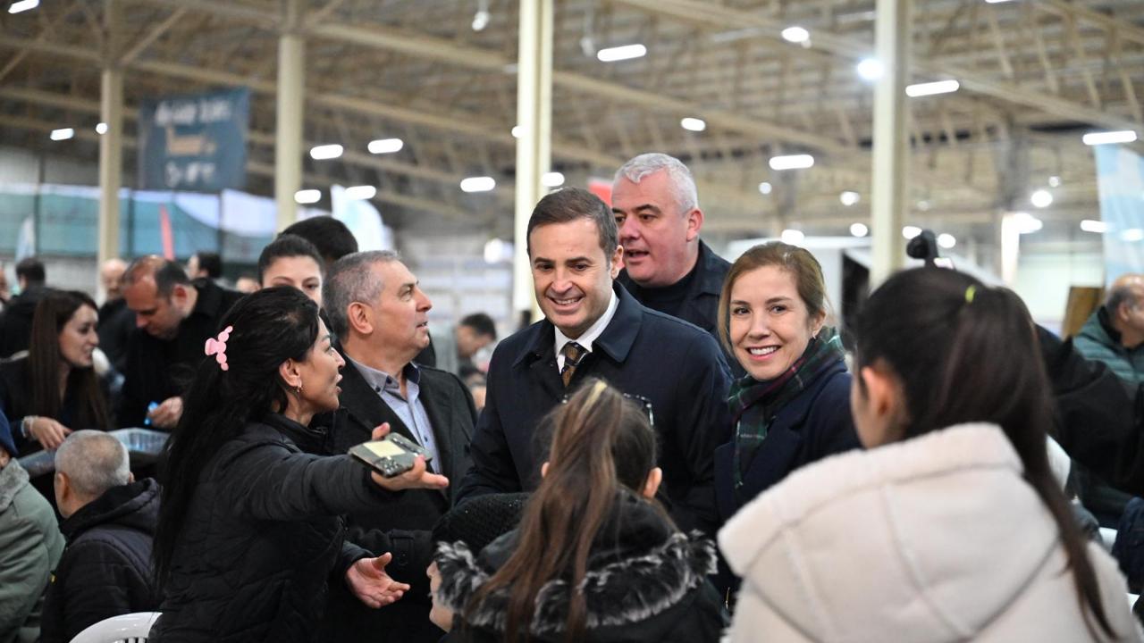 Ahmet Akın Susurluklu hemşehrileriyle aynı sofrada buluştu