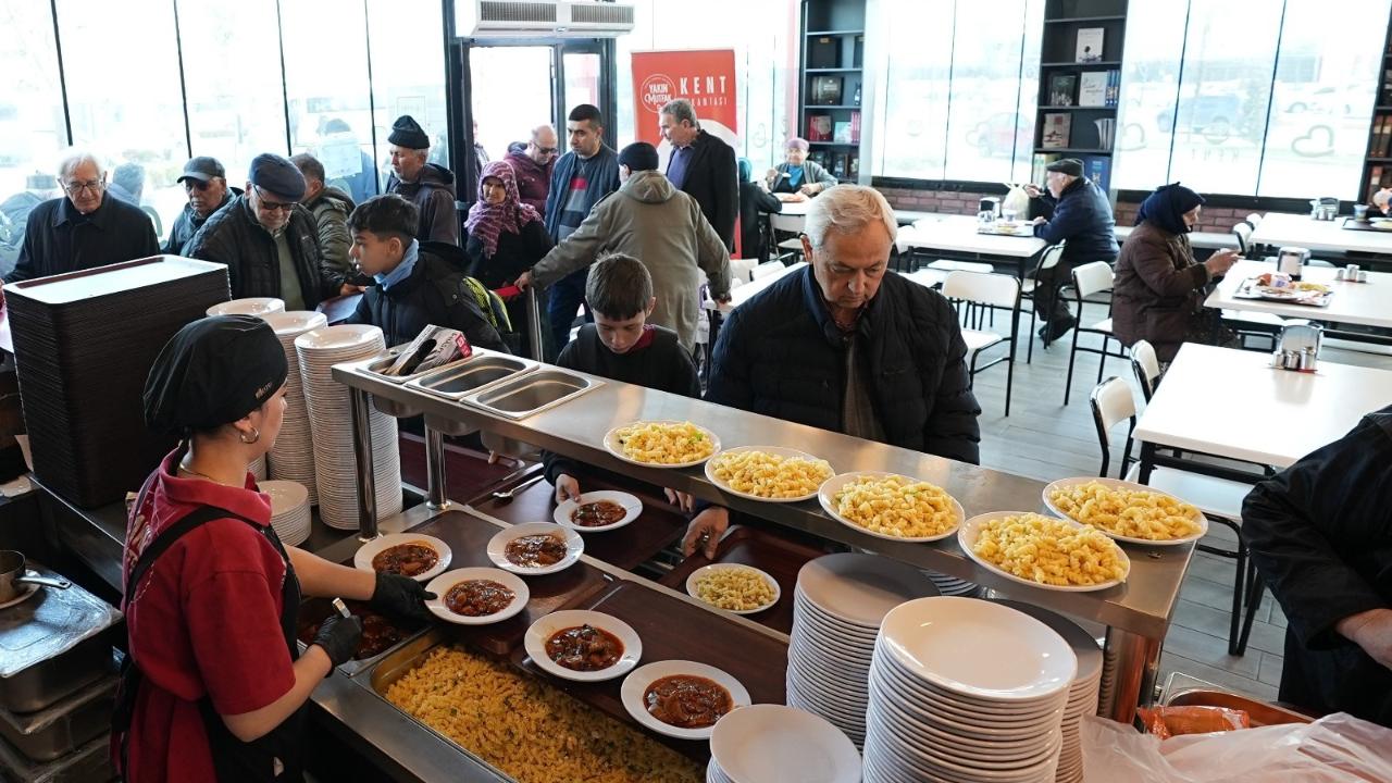 Ahmet Akın’ın bütçe dostu hizmetine vatandaşlardan tam not