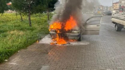 Ayvalık’ta araç yangını