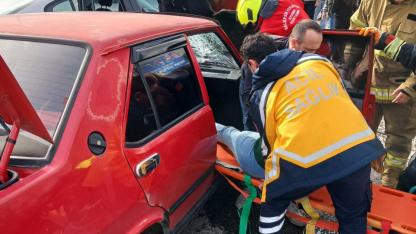 Ayvalık’ta Çift Taraflı Trafik Kazası: 5 Kişi Hafif Yaralandı